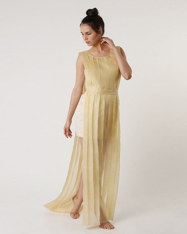Long pleated cape